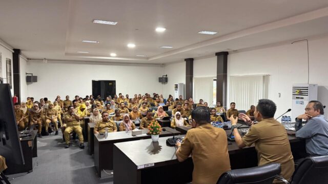 Sekda Haltim Buka Sosialisasi SHS, SBU, HSPK dan ASB untuk Mendukung Penyusunan APBD 2027